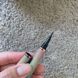 Glitter cover Eyeliners